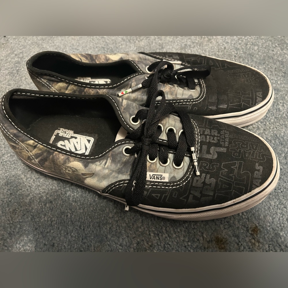 Vans Star Wars Black/Green/ Gray Yoda size Men’s 6 Ladies 8